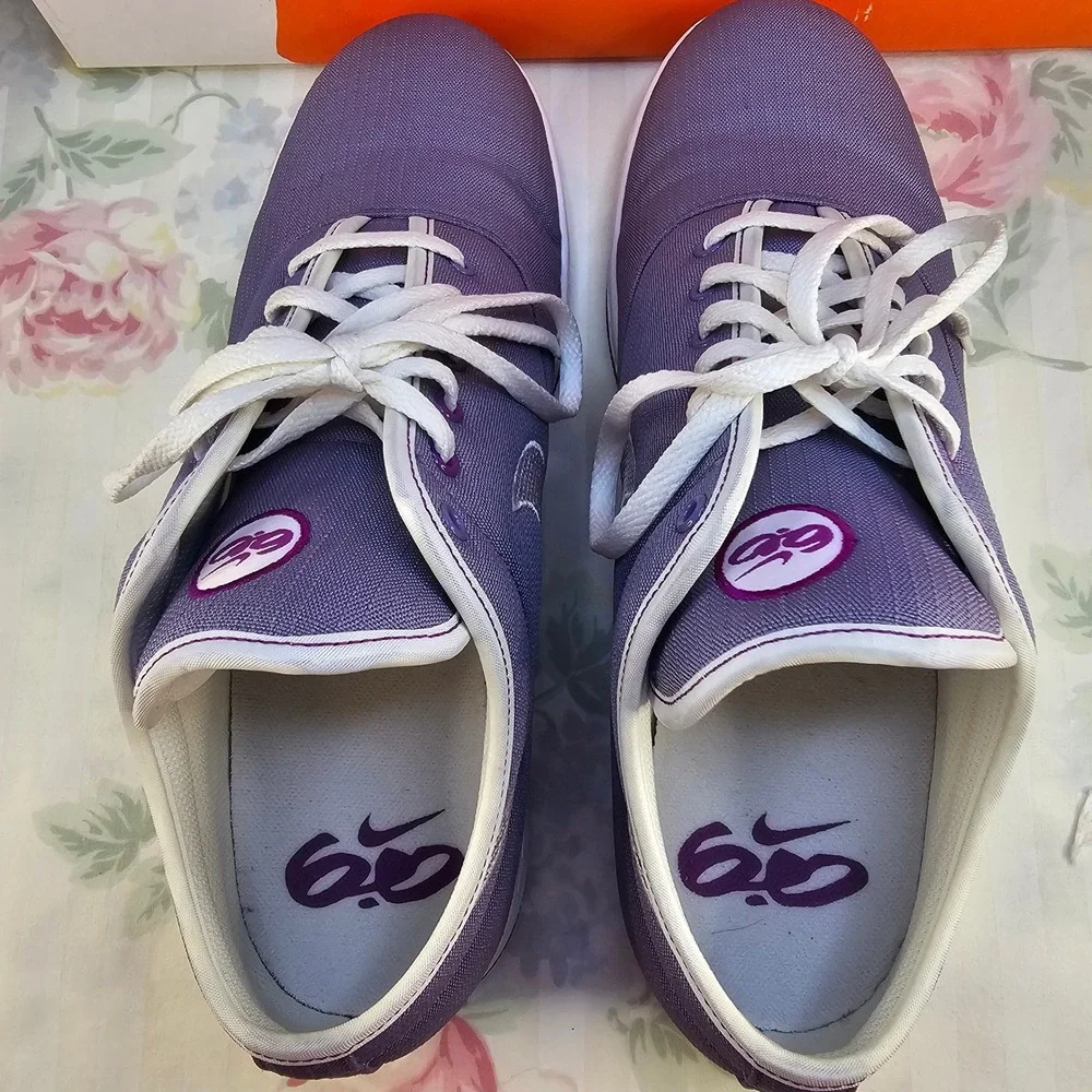 Rare Nike Air Isis Women's Purple White Canvas‎ Sneakers Size 11 Shoes